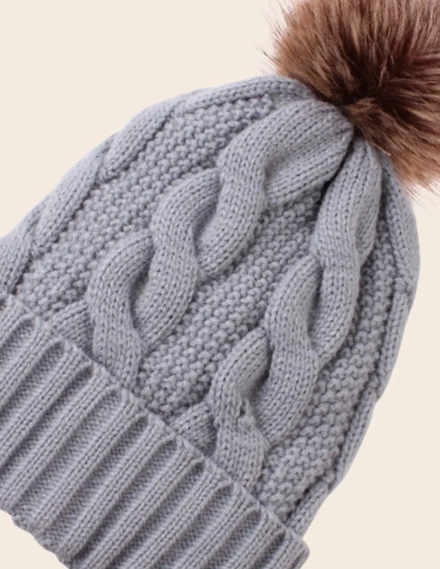 Beannie Hat Pompom Cable Knit - Onze Montreal Black Onze Montreal