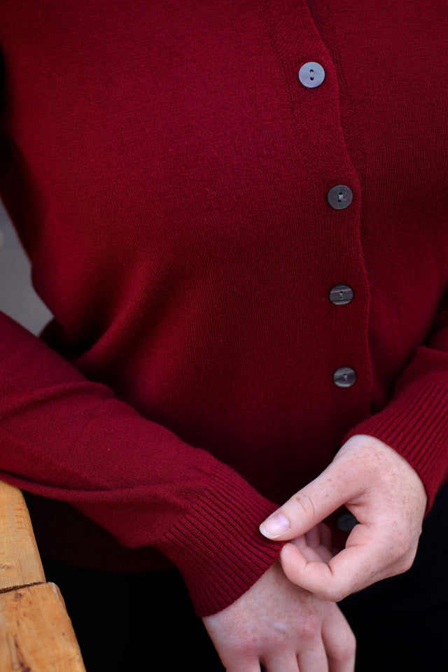 Collette Cardigan Uni Léger Boutonné Devant Manches Longues