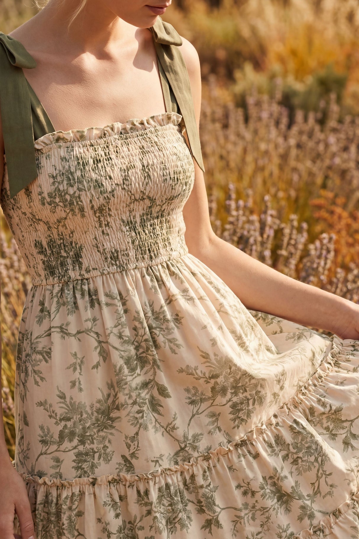 Anya Robe Midi Étagée Imprimé Floral Bretelles Nouer