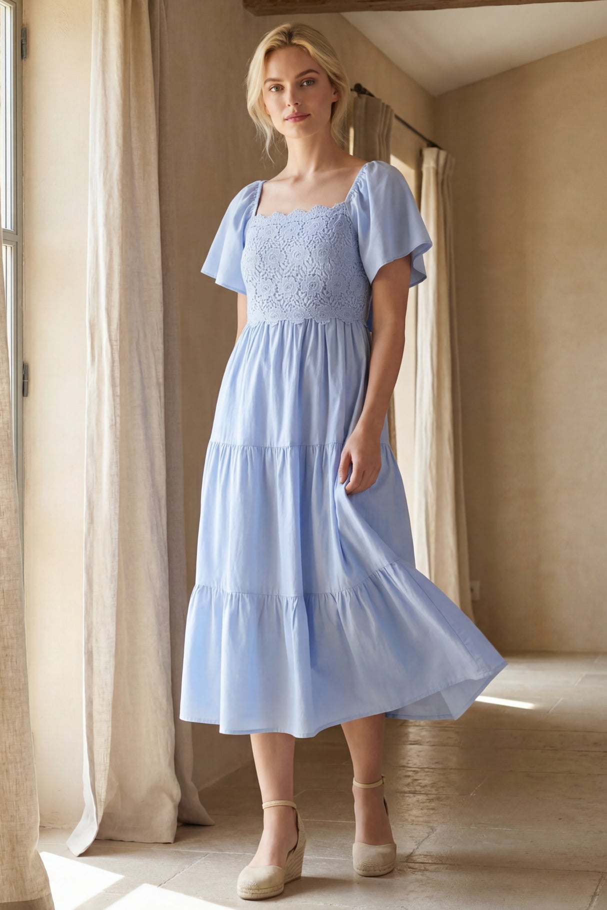 Aurora Robe Midi Manches Courtes Dentelle