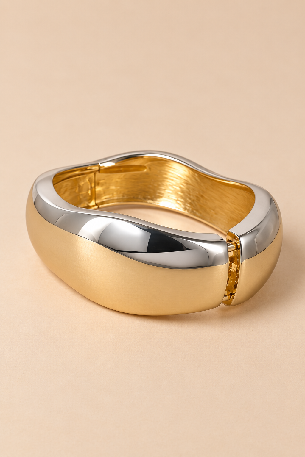 Bracelet Jonc Sculptural Couleur Or