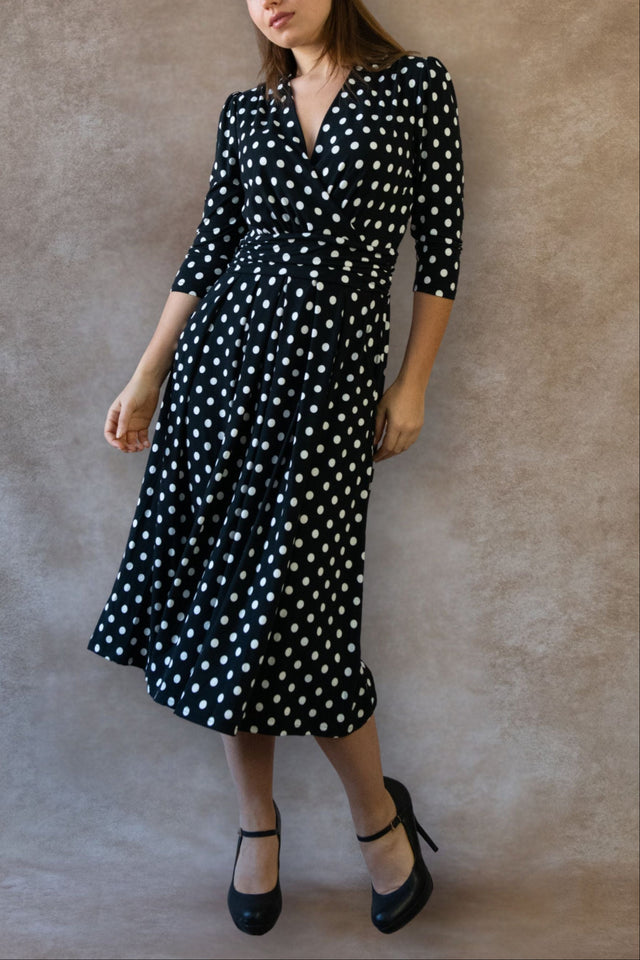 Evelyn Robe Midi Croisée à Pois Manches 3/4 Col V Poches Élégante