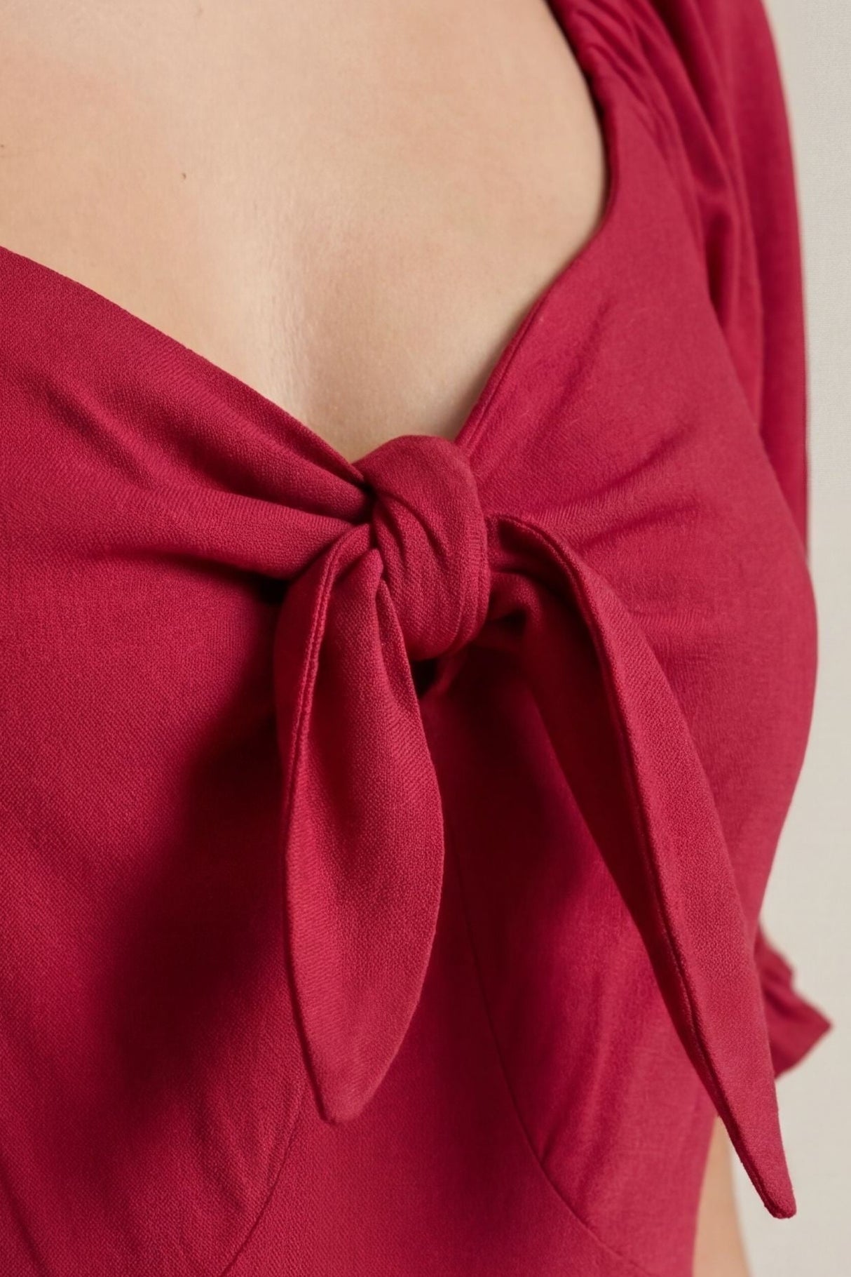 Geneviève robe midi manches courtes nouée à l’avant