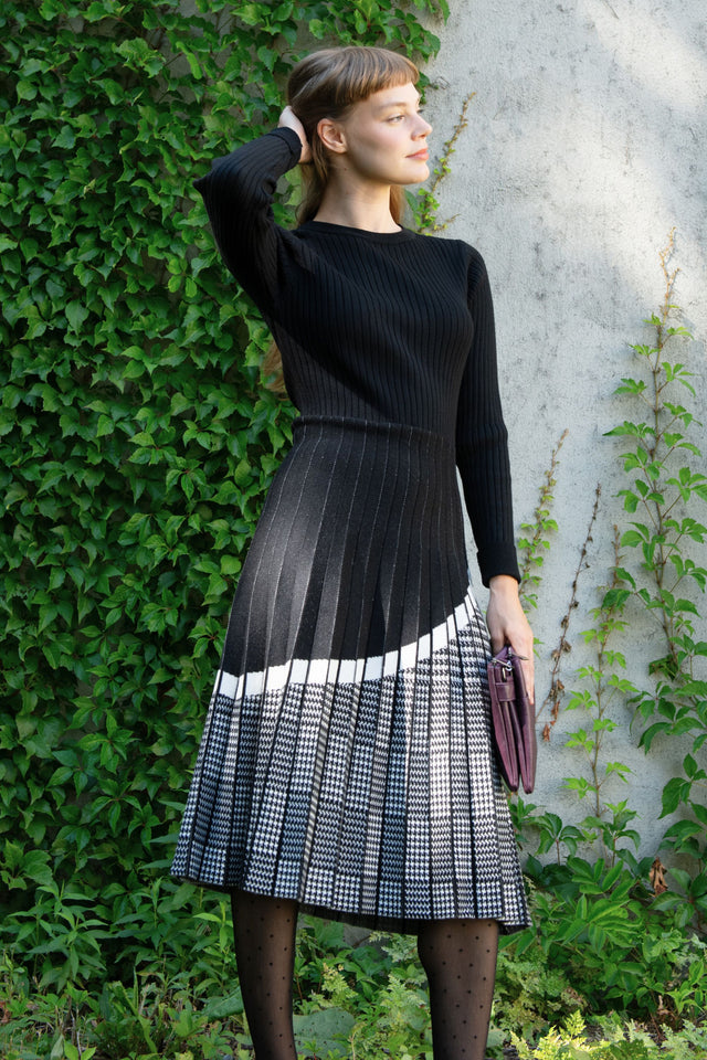 Leslie Dress Knit Prince De Galle Pleated Skirt - Onze Montreal Black / XS Annick