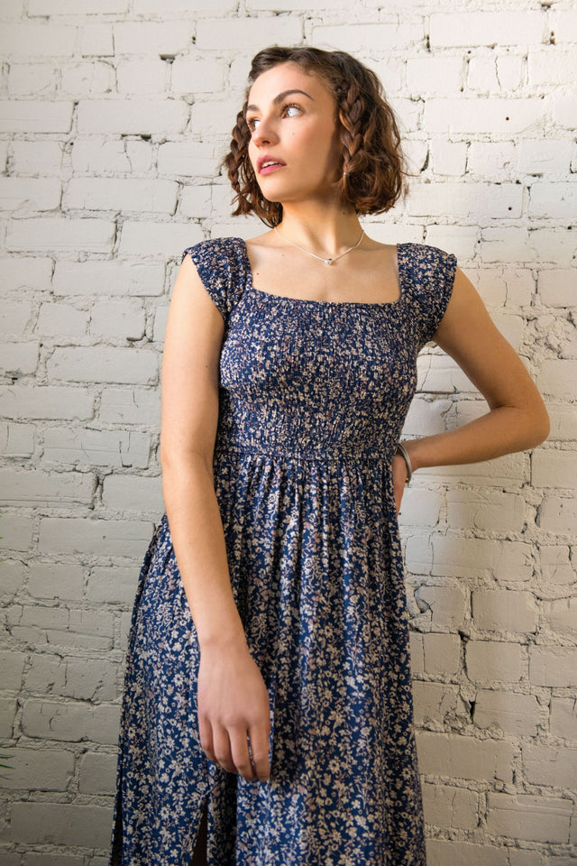 Lilou Robe Longue À Fleurs Double Fentes Épaules Dénudées Possible