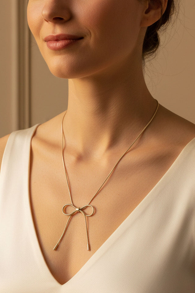 Minimal Bow Pendant Necklace – Gold or Silver