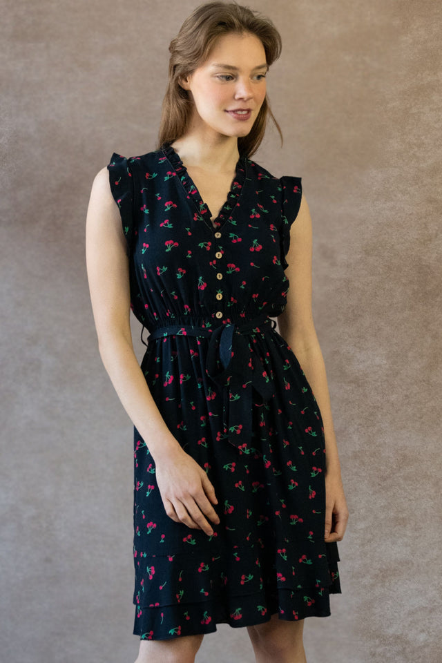 Natasha Robe Courte Imprimée Cerises Ceinture Poches & Détails Plissés