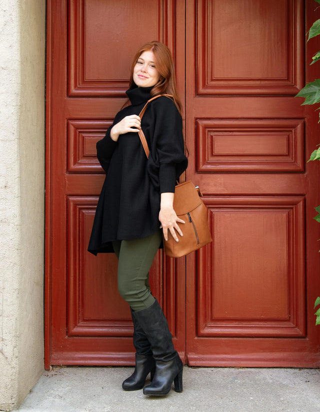 Chloe Vegan Convertible Back Pack - Onze Montreal Black Vegan