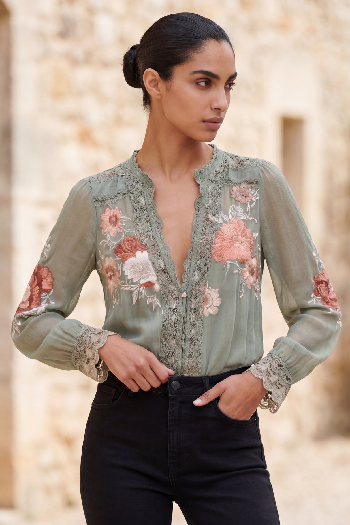 Priya Chemisier Floral Détails Dentelle