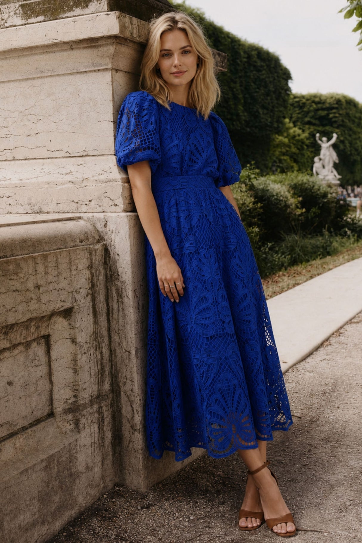 Vicatoria Robe Midi Dentelle Manches Bouffantes
