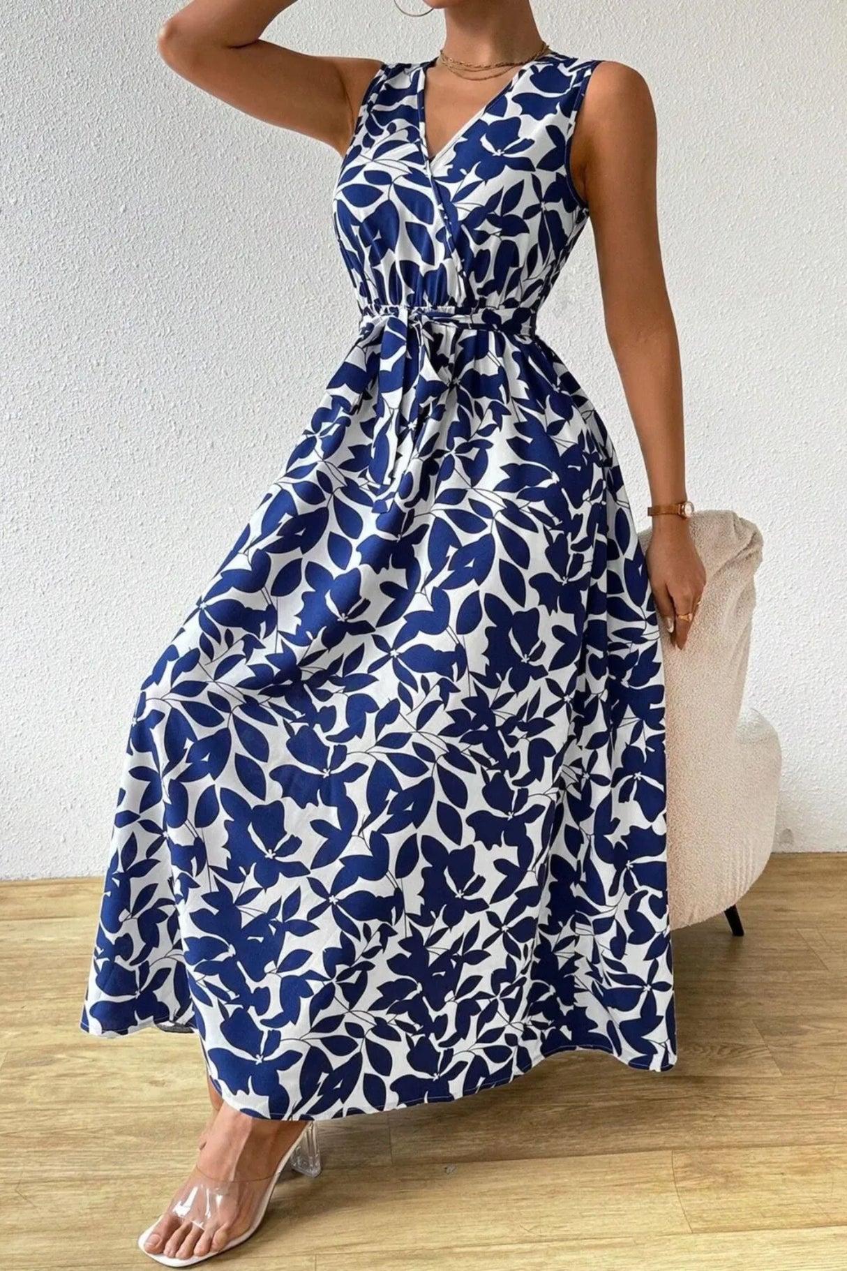 Georgia Robe Maxi Imprimé Feuille Taille à Nouer Sans Manches