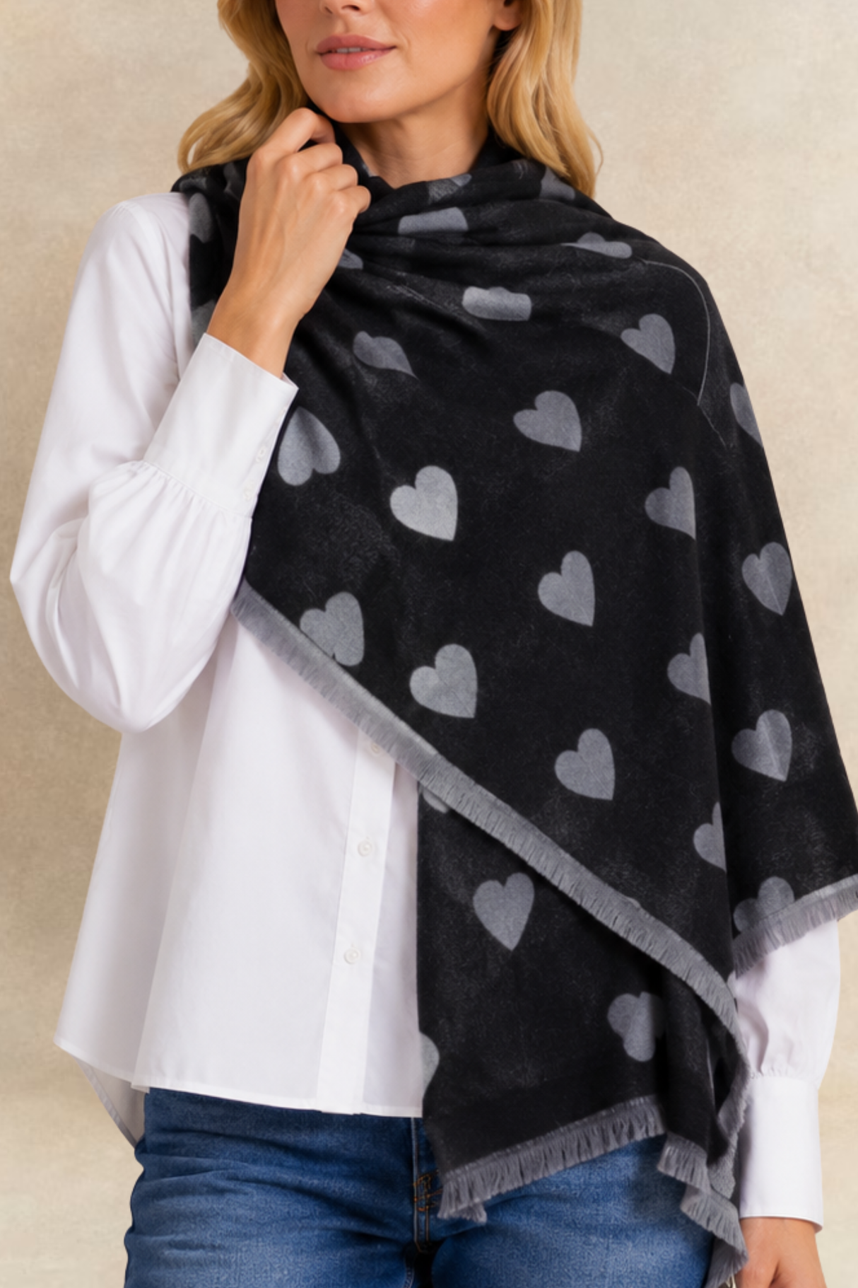 Foulard Motif Coeurs Franges