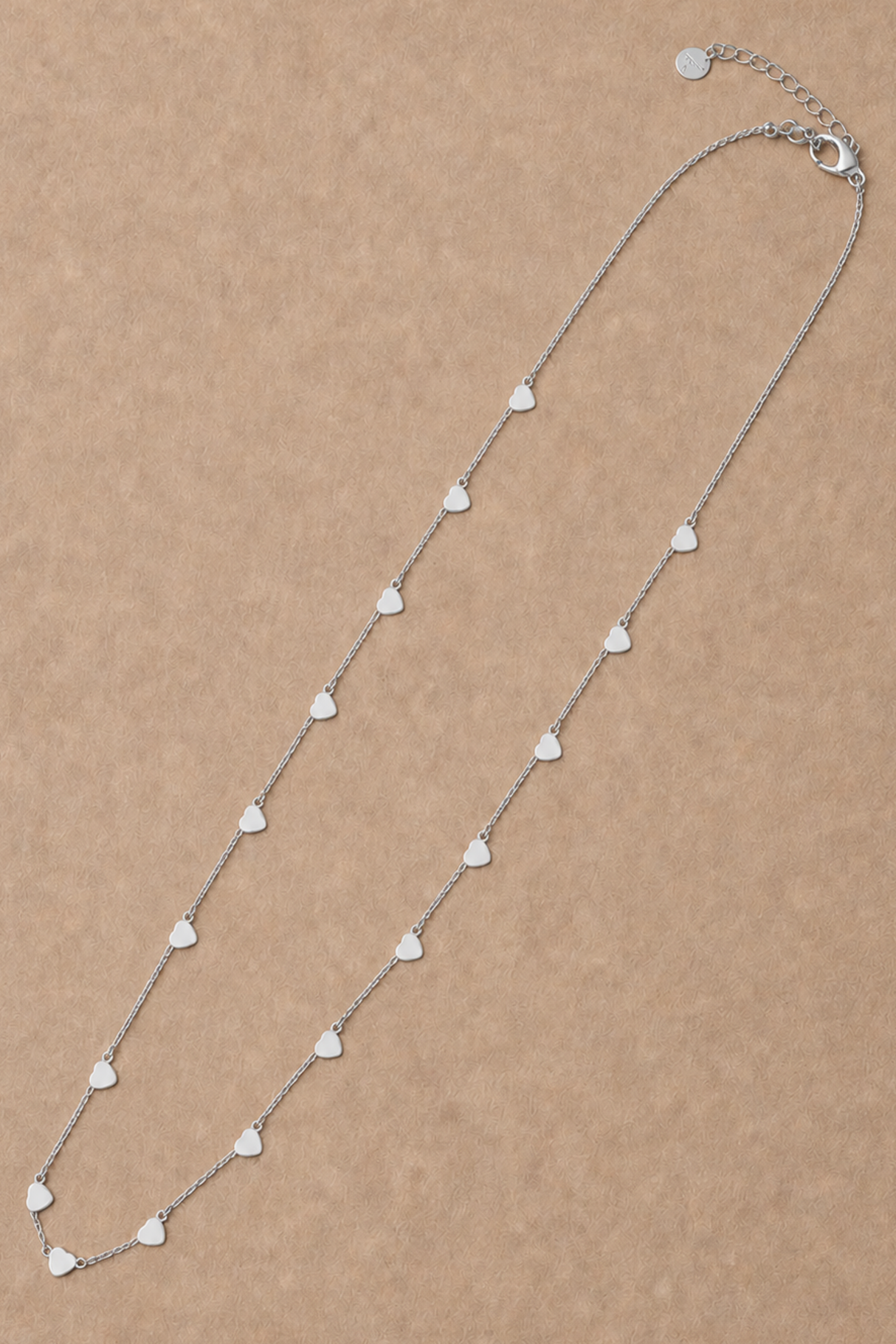 Collier en acier inoxydable avec coquillage en forme de cœur et argent