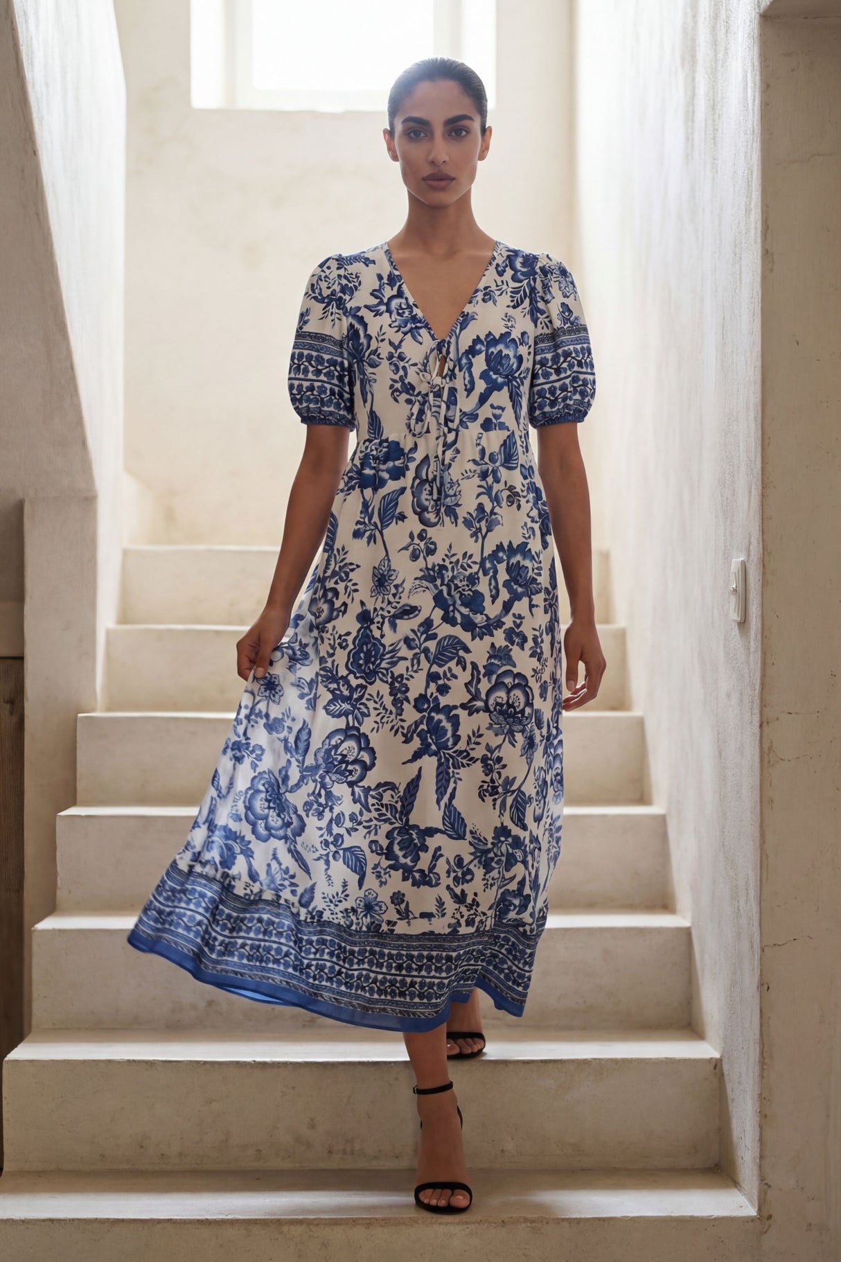 Josiane Robe Maxi Nouer Motif Fleurs Bleues