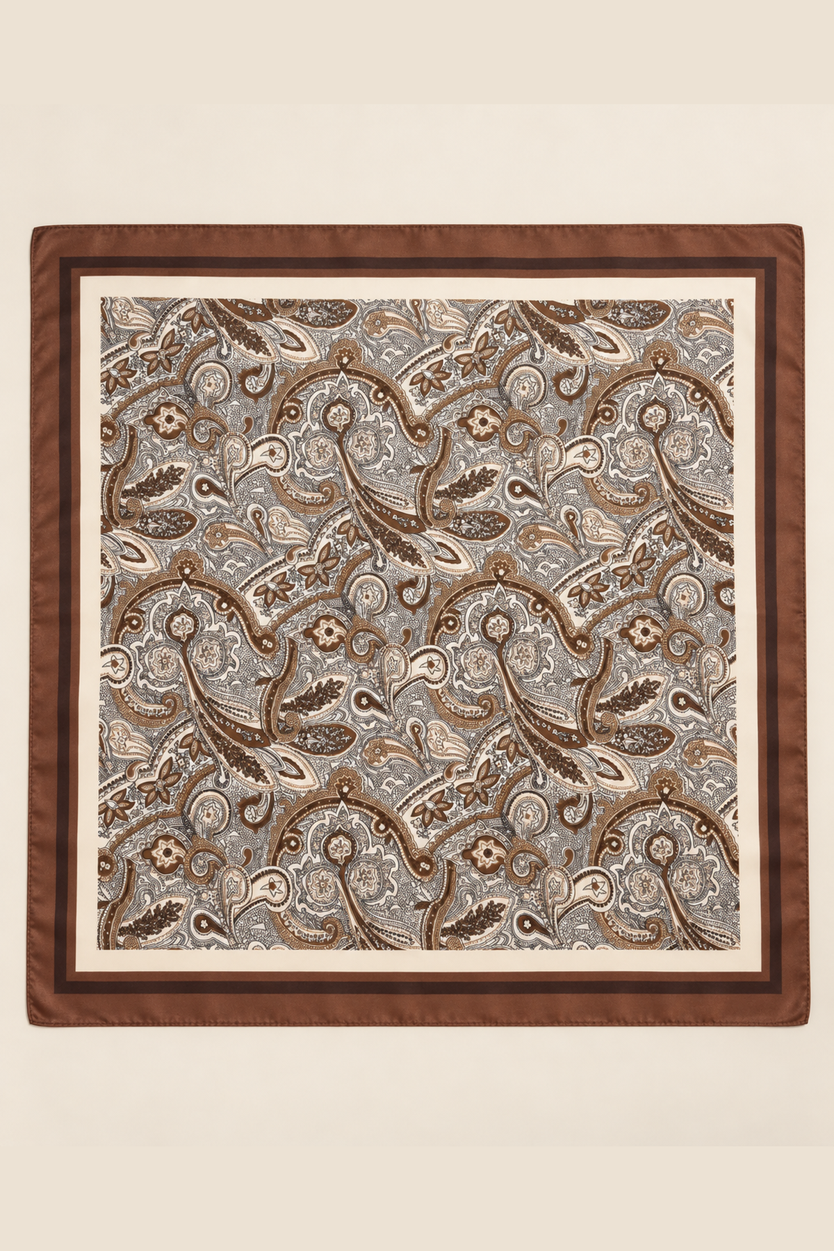 Foulard carré brun à bordure cachemire
