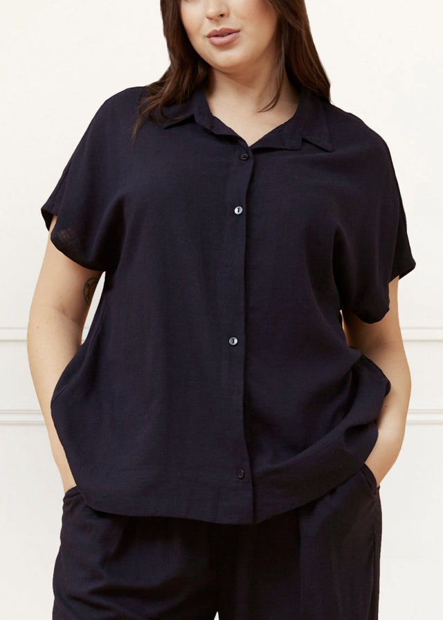 Vera Linen Shirt Short Sleeves Button Solid - Onze Montreal