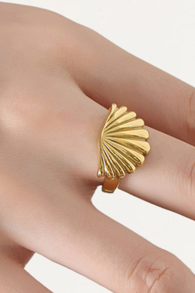 Coralie Scallop Ring