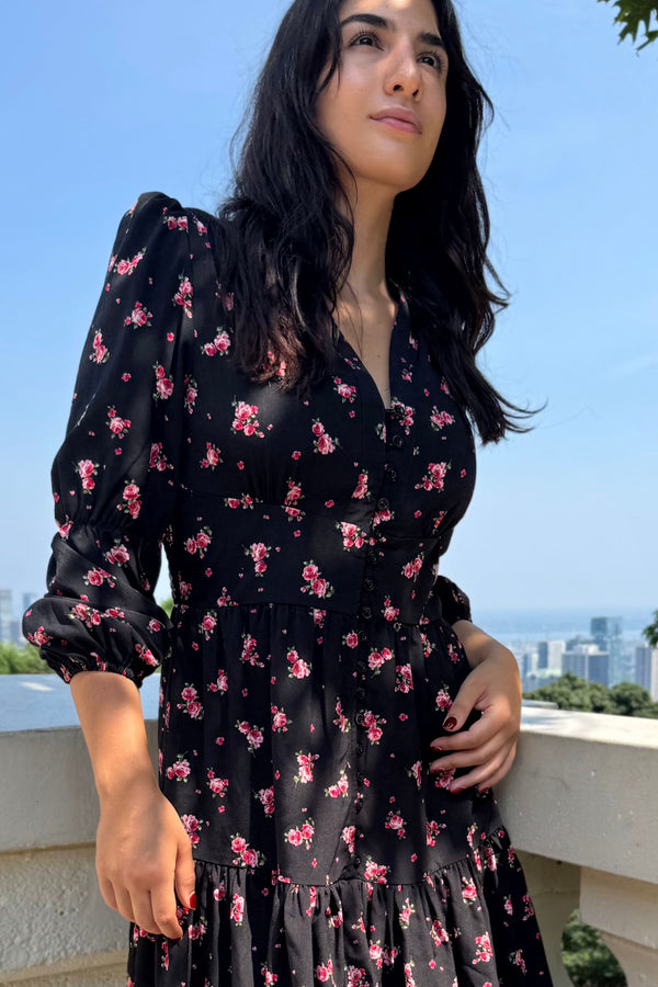 Robe noire fleurie Mila boutonnée