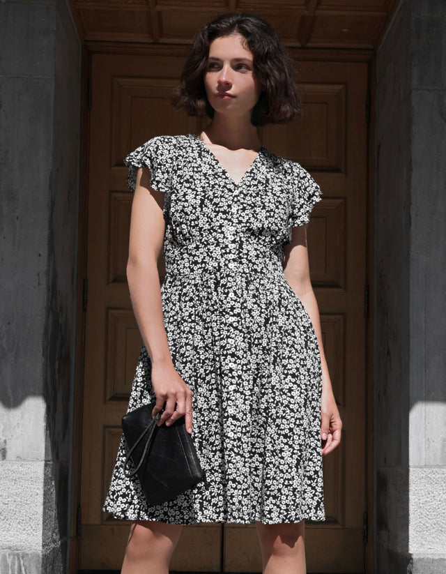 Alma Robe Courte Petites Fleurs Manches Flottantes Poches