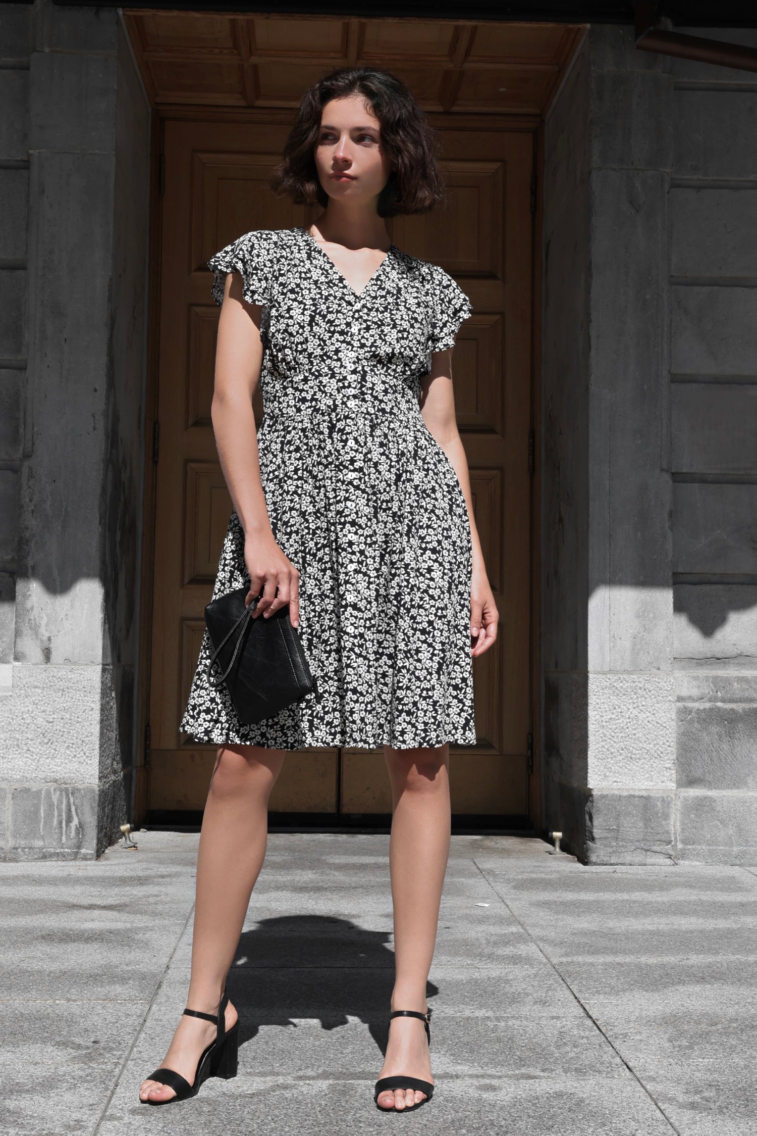 Alma Robe Courte Petites Fleurs Manches Flottantes Poches