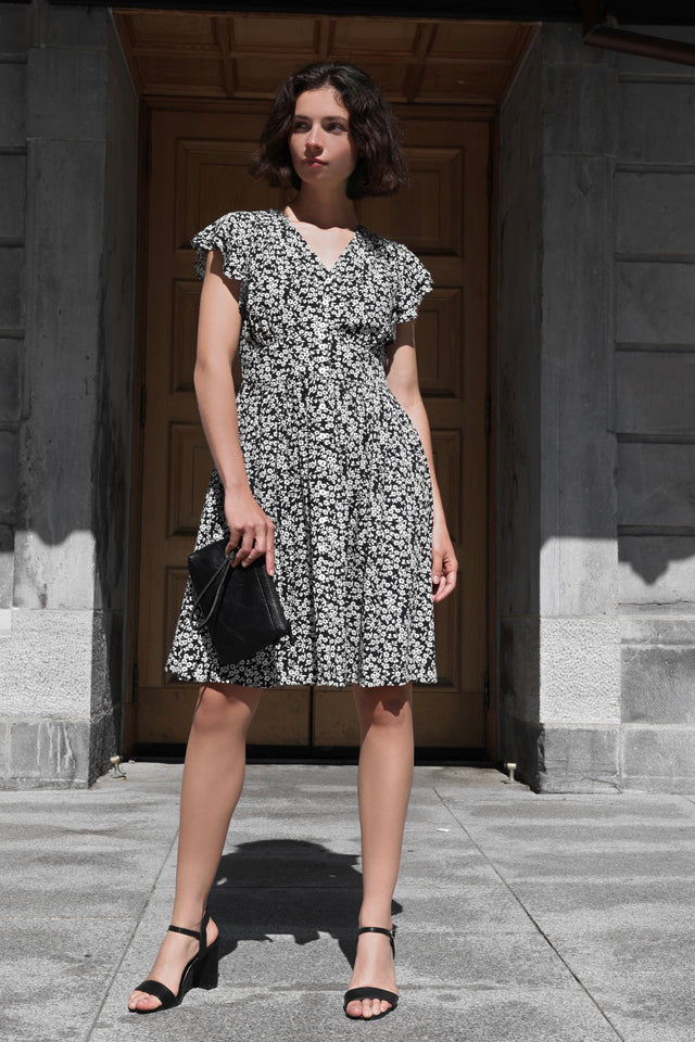 Alma Robe Courte Petites Fleurs Manches Flottantes Poches