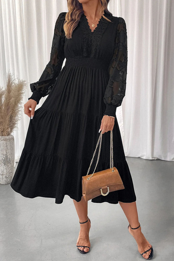 Robe à plusieurs niveaux avec manches lanterne et détails en dentelle Arielle