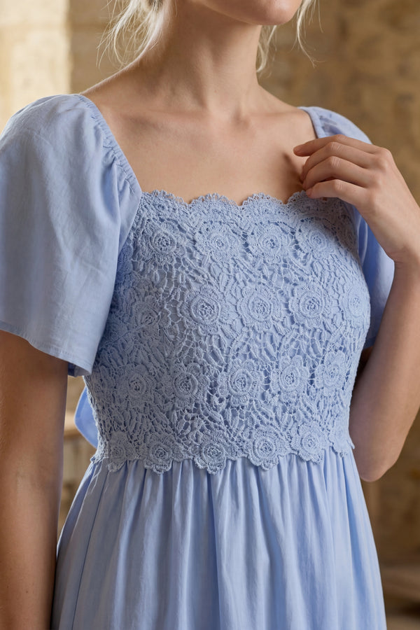 Aurora Robe Midi Manches Courtes Dentelle