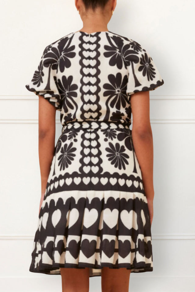 Beatrice Women's Black & White Heart Print Dress – Short Sleeve A-Line Mini Dress with Belt - Onze Montreal XS / Black Annick