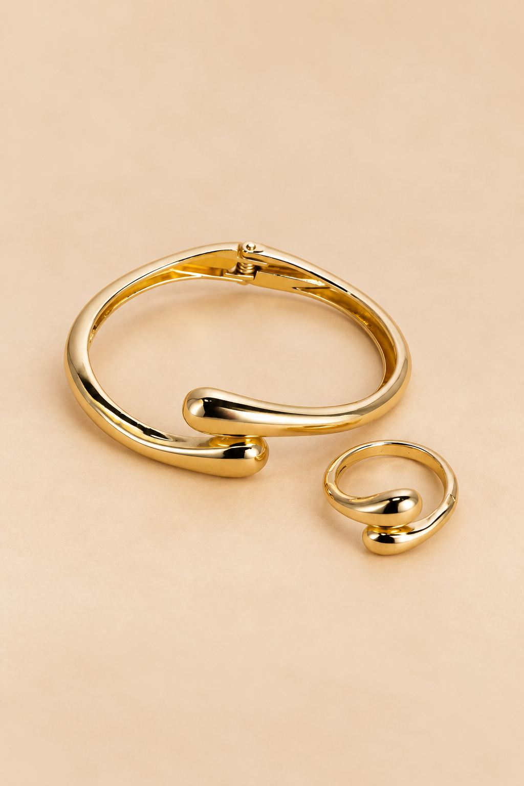 Gold-Tone Sculptural Ring & Bracelet Set