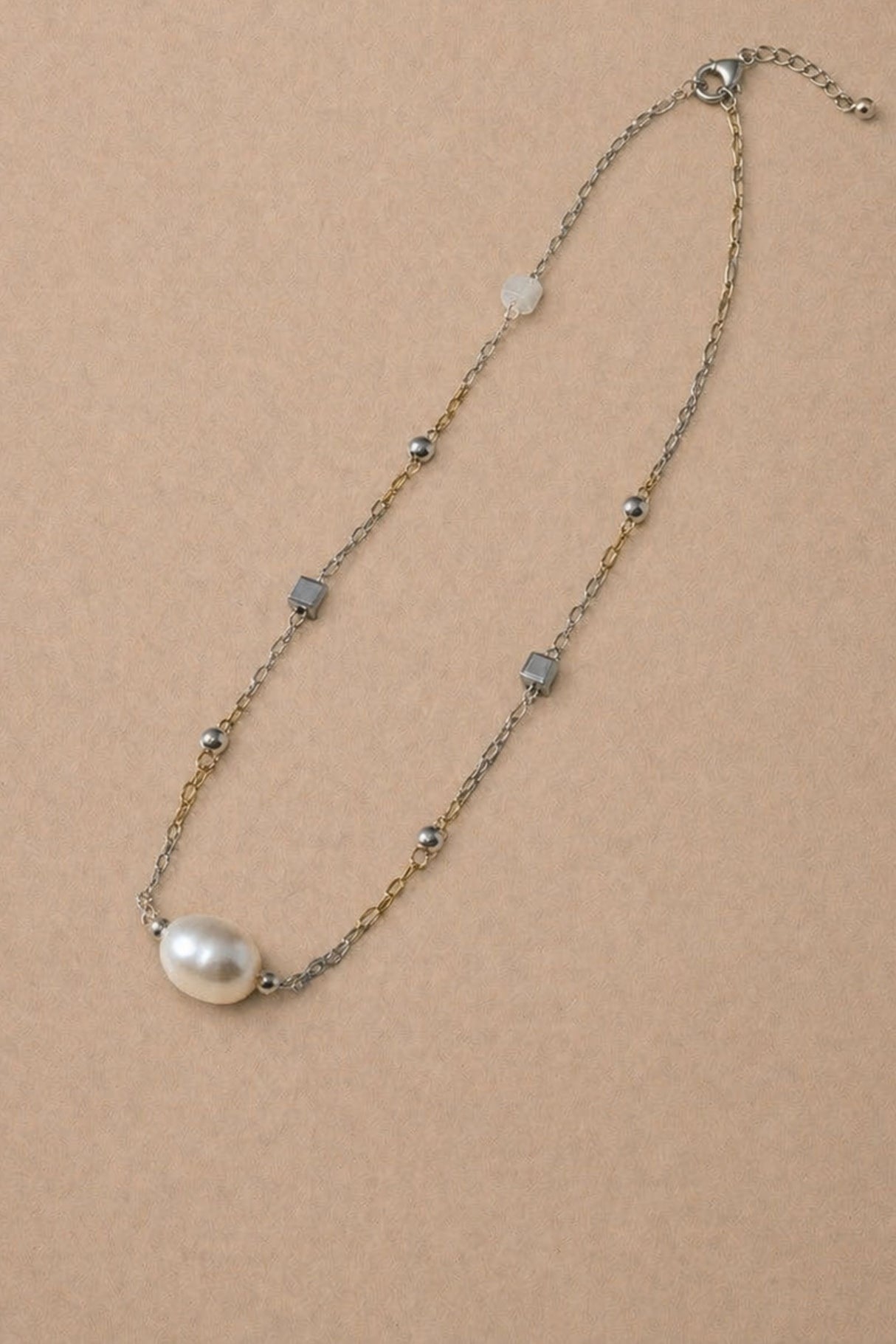 Collier Multi-Rangs à Goutte de Perle