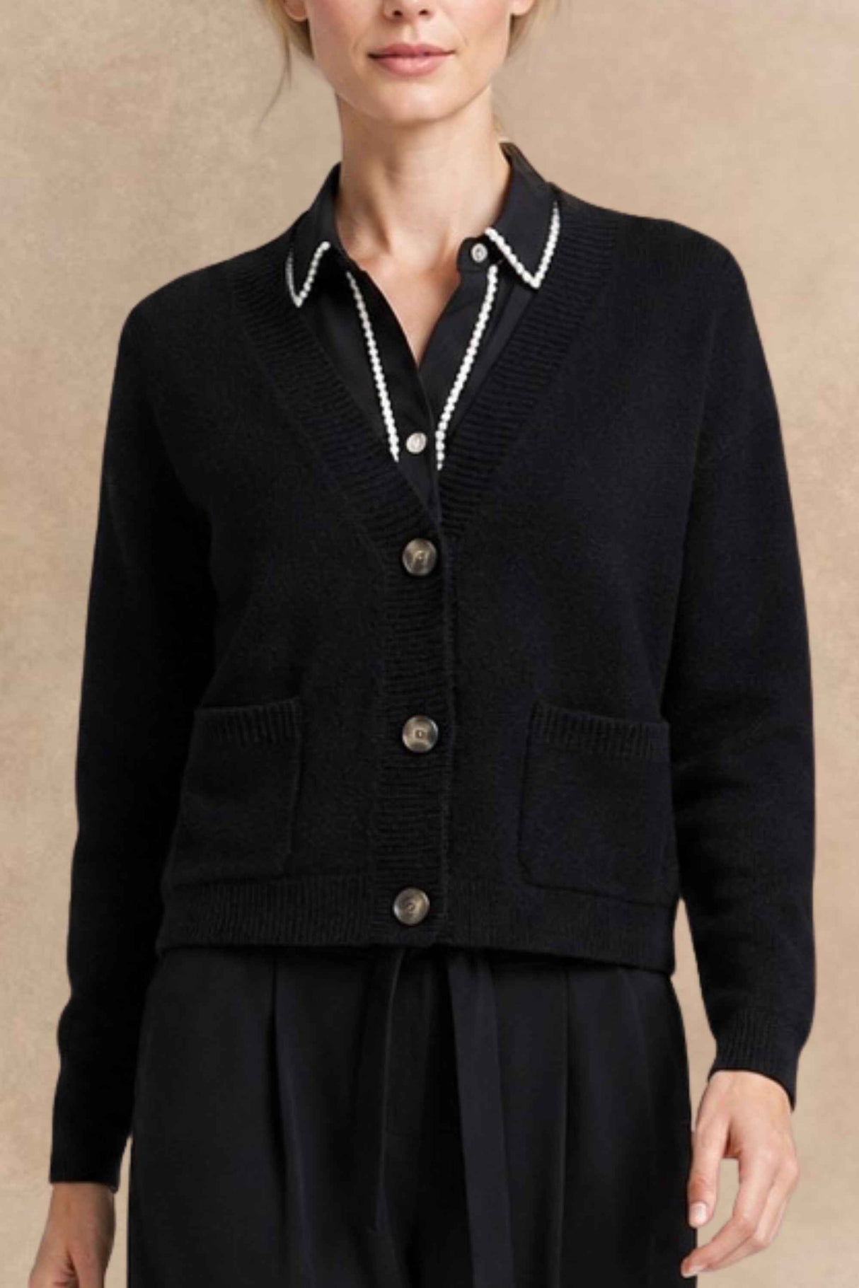 Éliane Button V-Neck Cardigan