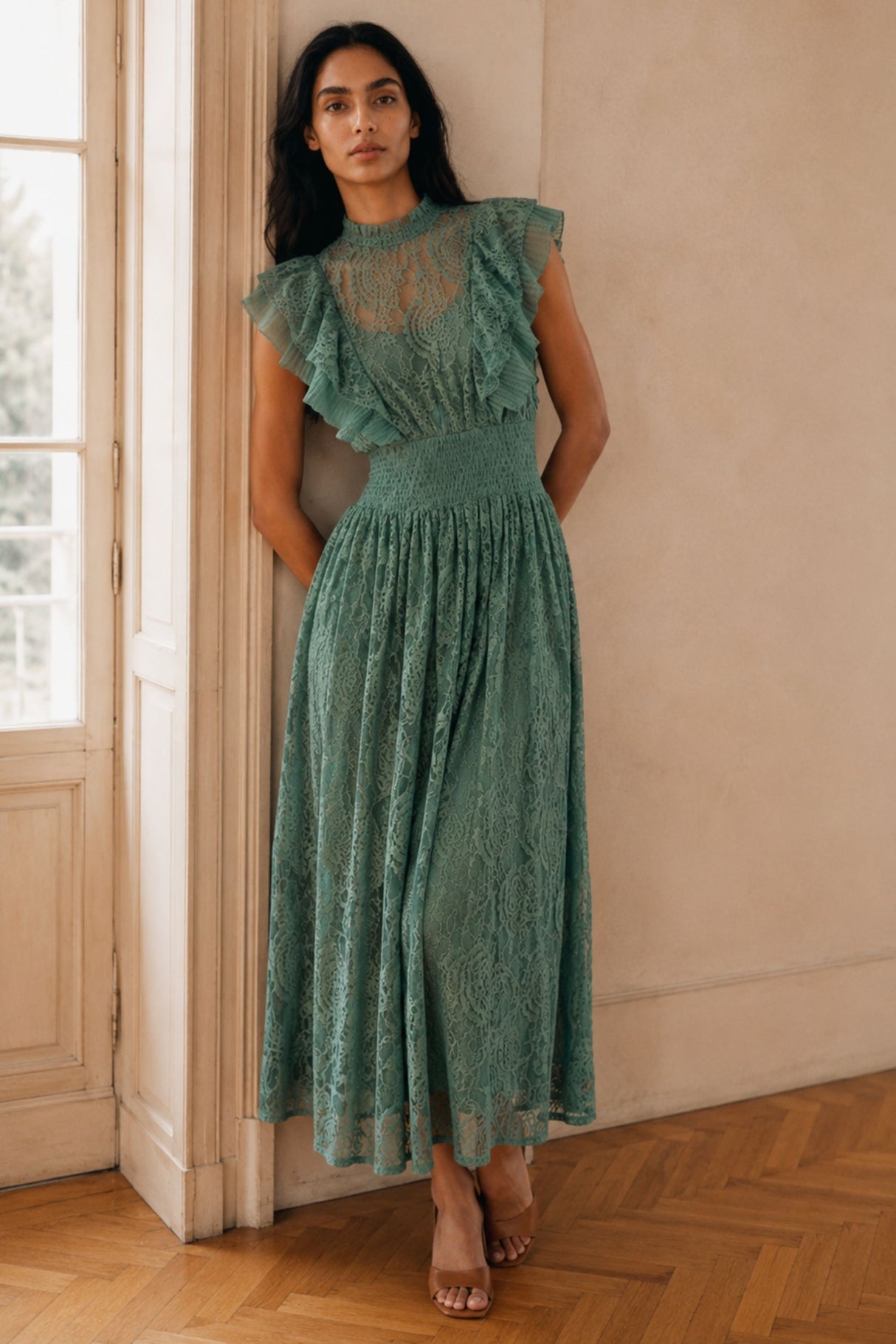 Elisabeth Robe Longue Dentelle Col Montant 
