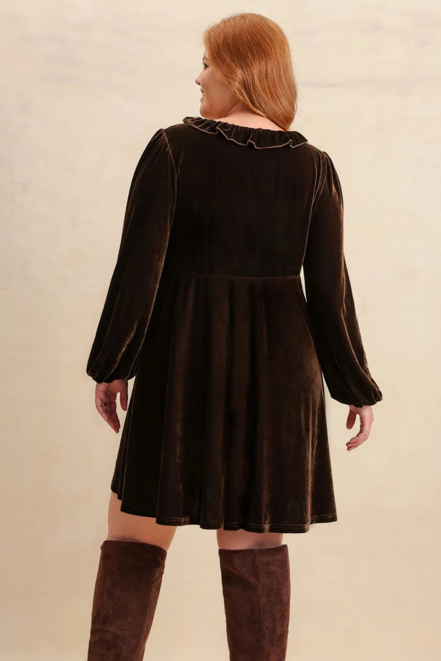 Robe courte brodée à manches ballon crantées Emilie grande taille