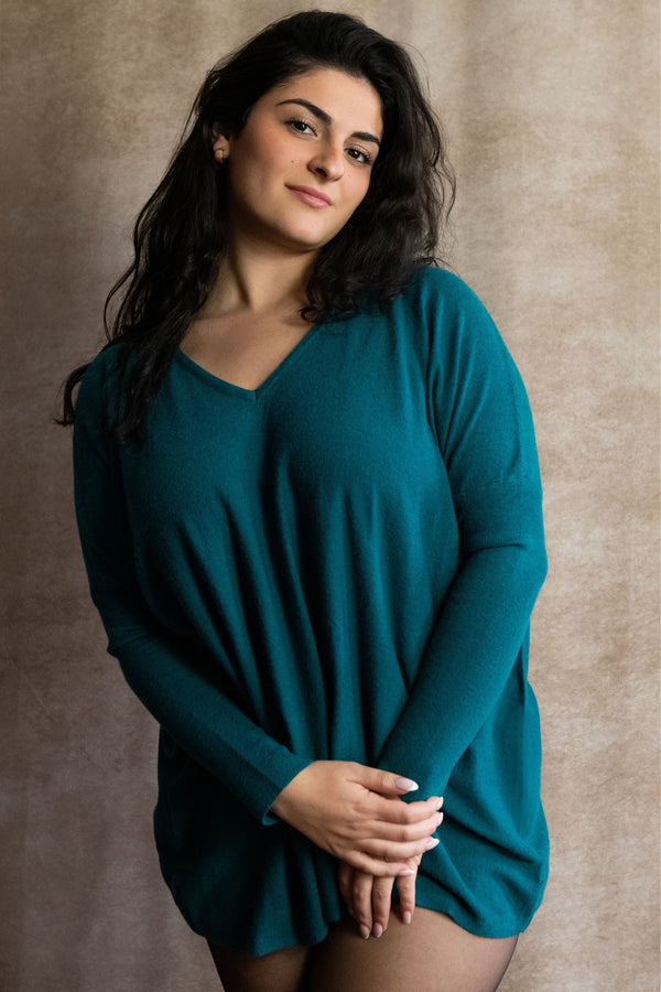 Emma Super Soft V-Neck Oversized Sweater - Onze Montreal Black / XS/S Annick