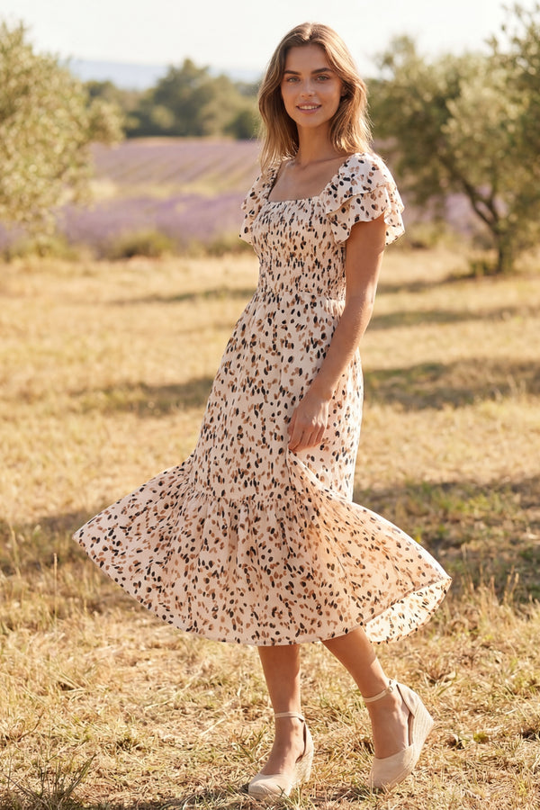 Évangéline Robe Midi Encolure Carrée Manches Volants