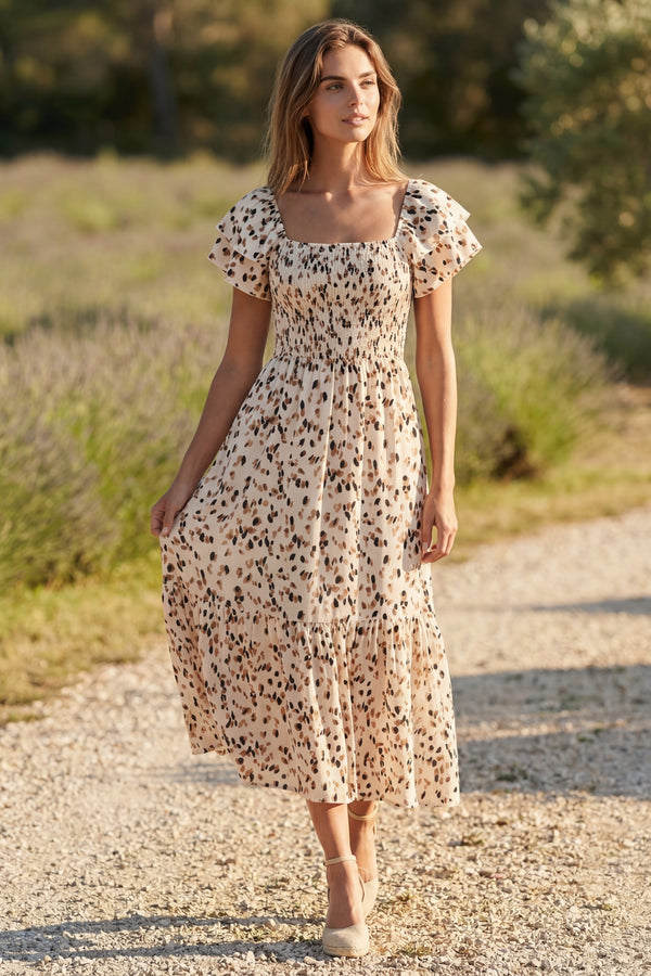 Évangéline Robe Midi Encolure Carrée Manches Volants