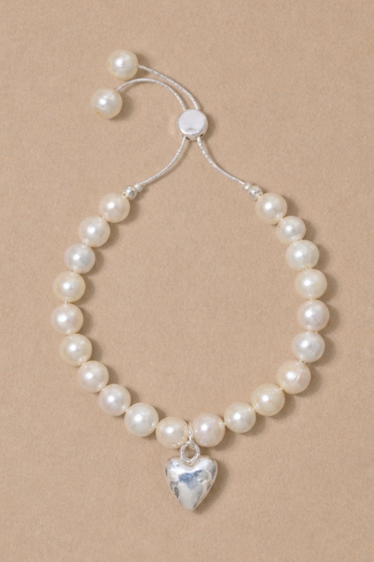 Bracelet coulissant en forme de cœur avec perles d'eau douce