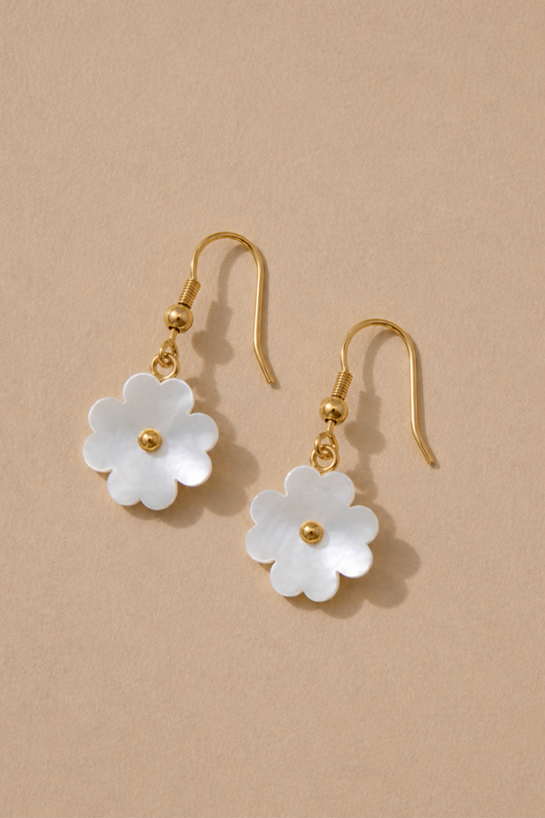 Boucles d'oreilles pendantes en forme de fleur en nacre dorée
