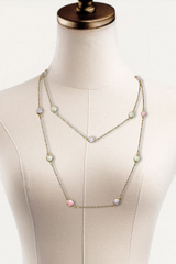 Collier chaîne en or avec pierres pastel