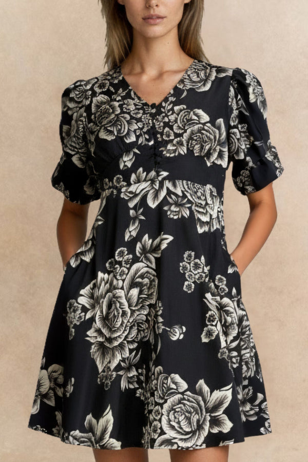 Lottie Robe Noire Fleurie Evasée