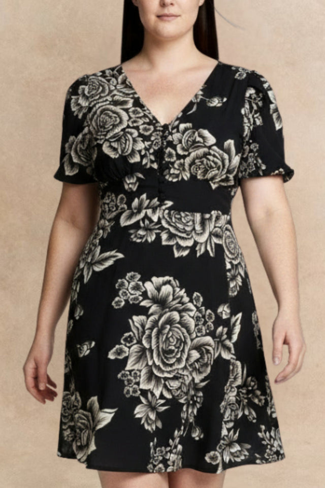 Lottie Robe Noire Fleurie Évasée Manches Fluides 