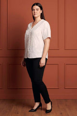 Lucie Chemisier Brodé Col V Manches Flottantes Dentelle Légère Femme