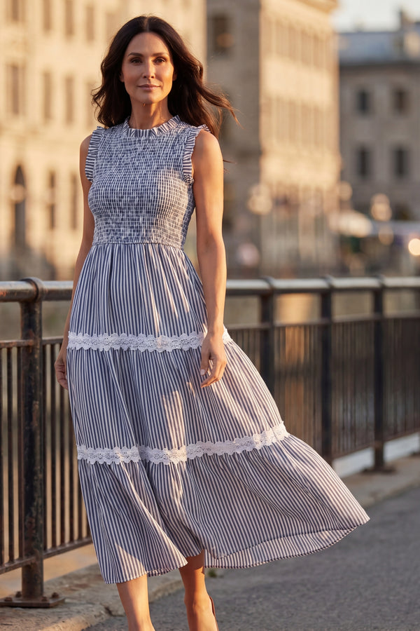 Myrtle Robe Midi Rayures Broderies Smockées