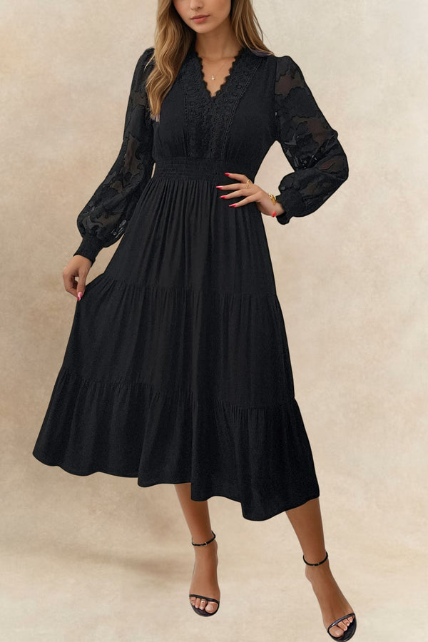Robe à plusieurs niveaux avec manches lanterne et détails en dentelle Arielle