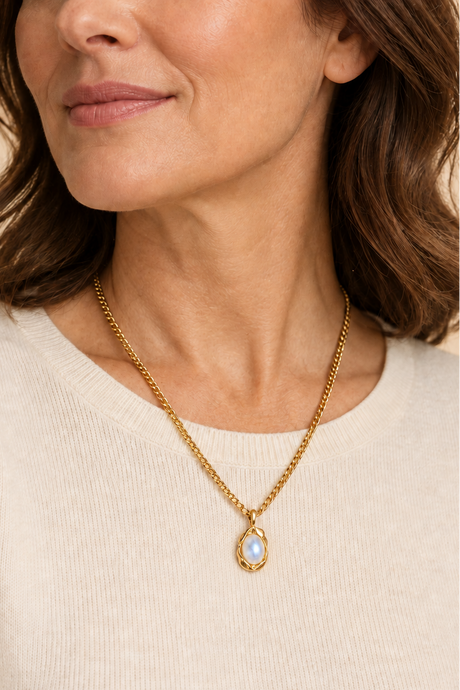Collier Doré Pendentif Ovale Effet Perle
