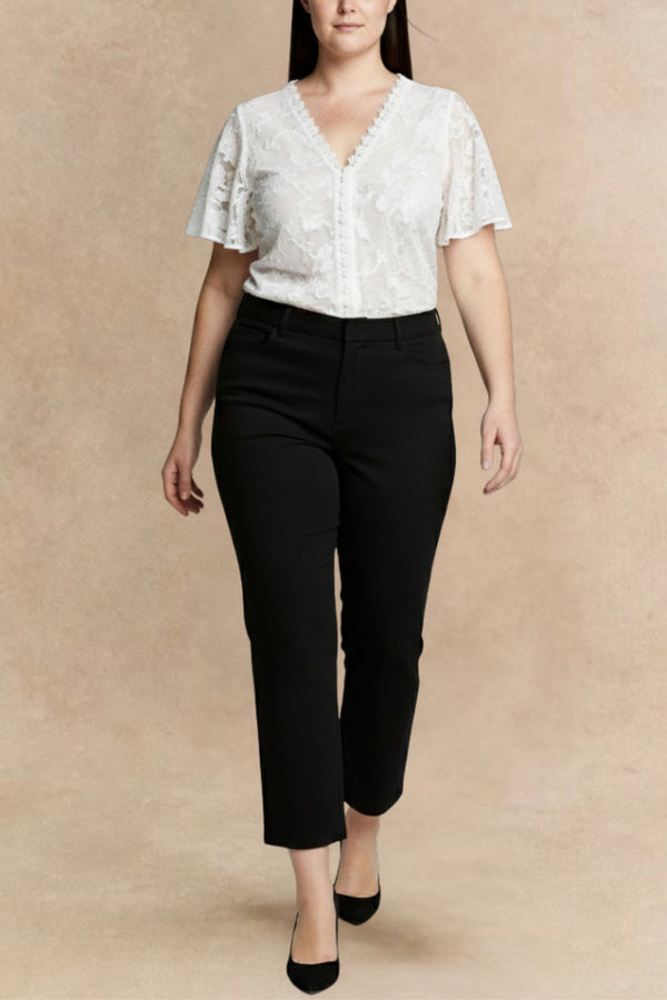 Romy Pantalon Noir Ajusté Court Coupe Droite Finition Lisse Devant