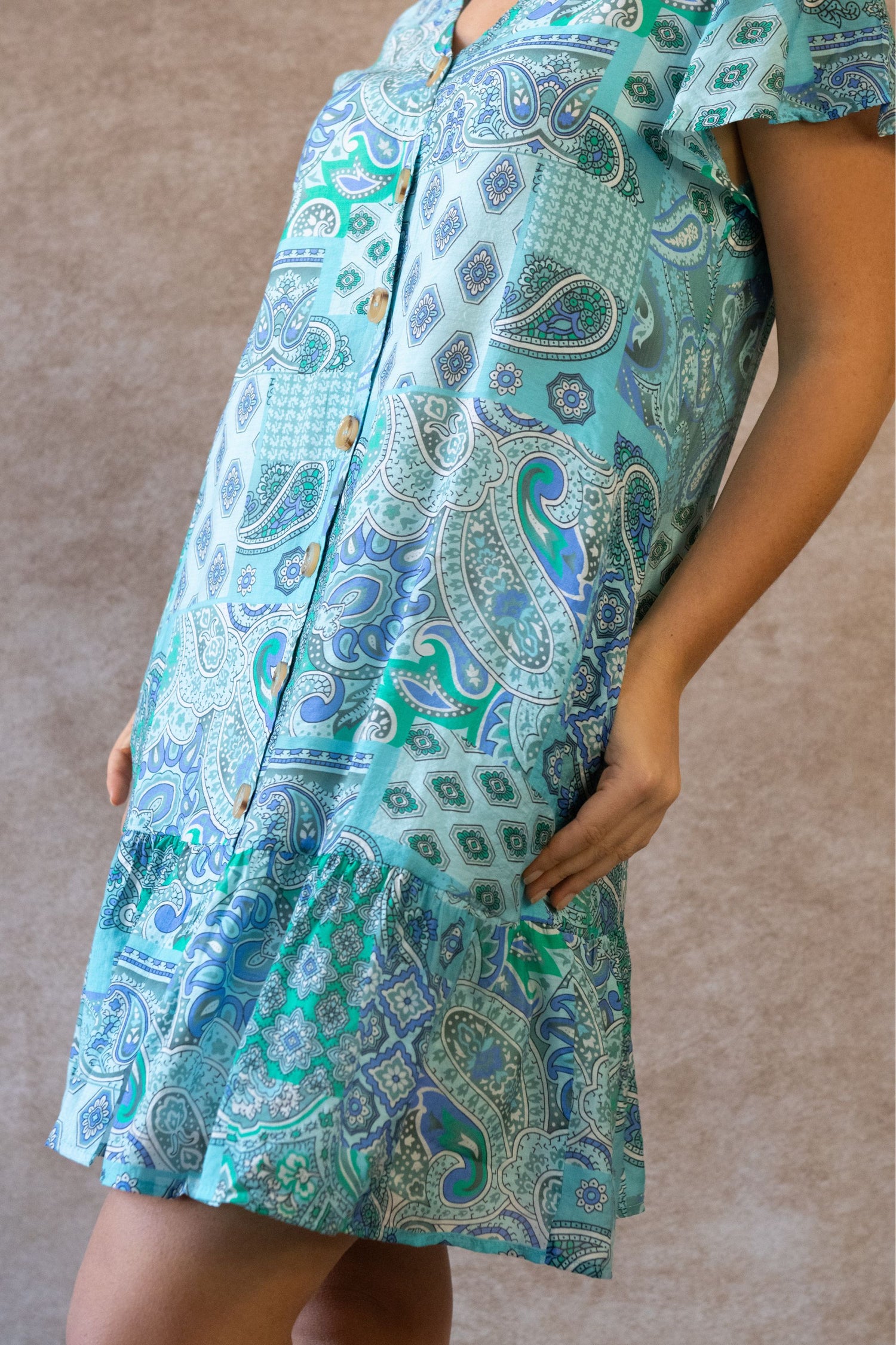 Sabine Robe Courte Bohème à Motif Cachemire - Col V, Boutonnée, Manches Courtes