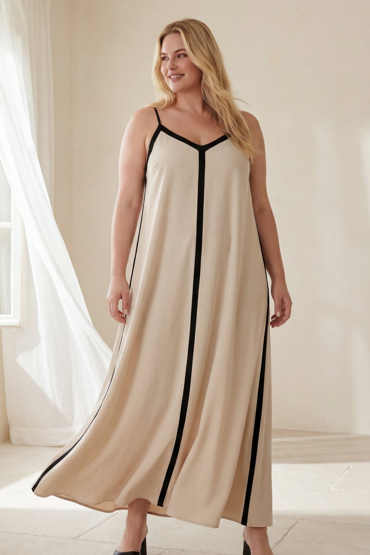 Svetlana Robe Longue Bordure Contrastante