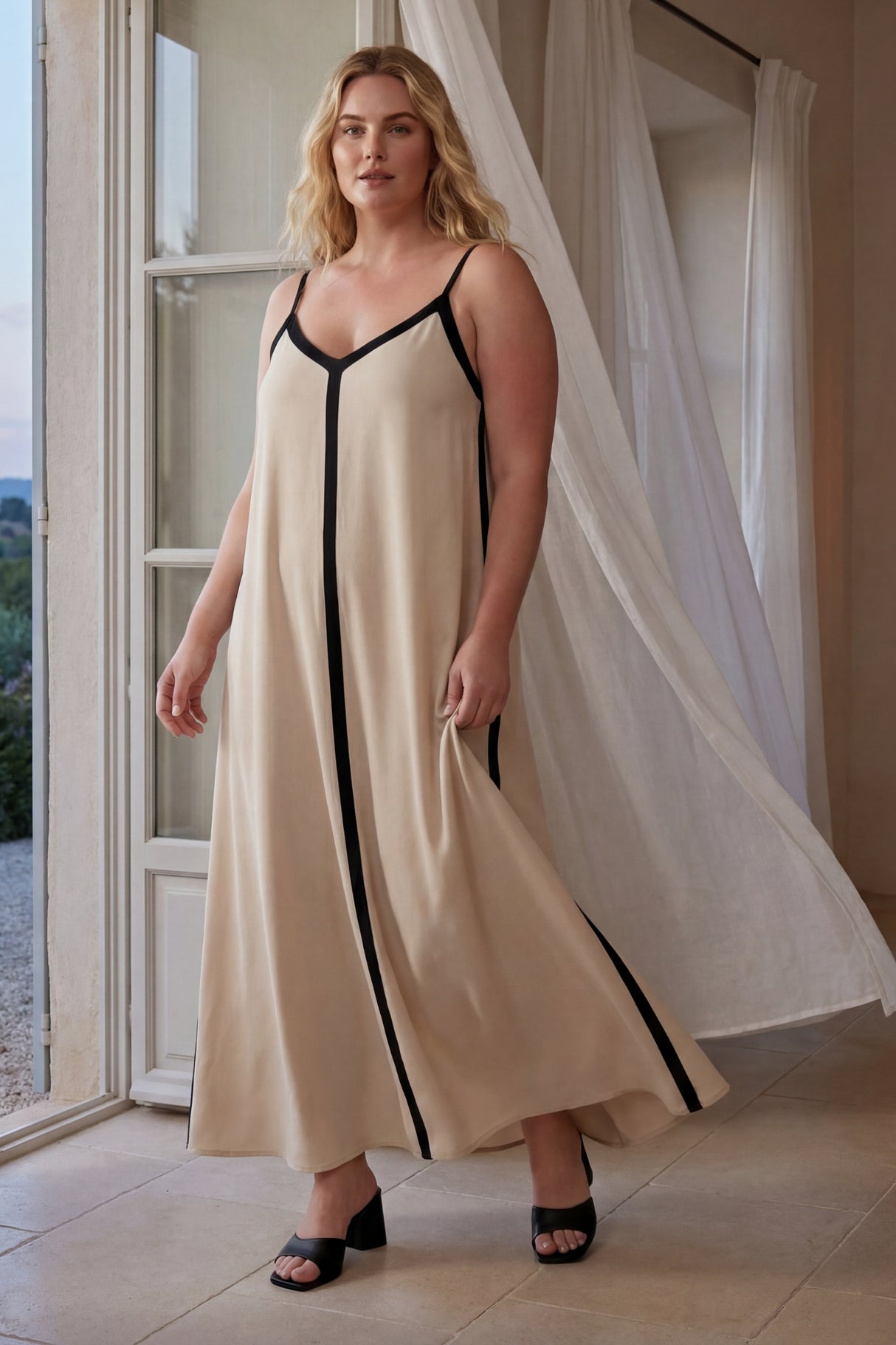 Svetlana Robe Longue Bordure Contrastante