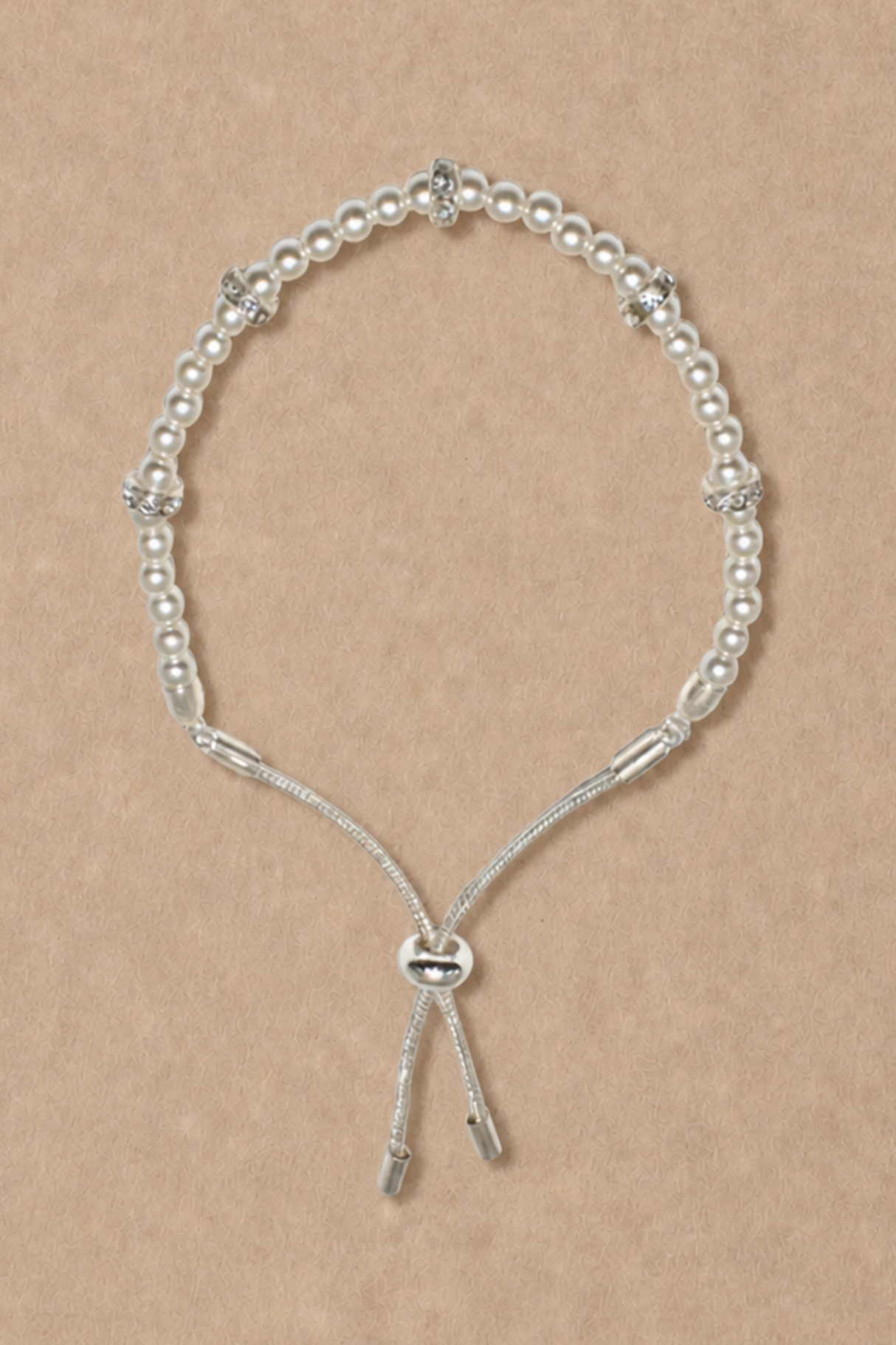 Bracelet en strass et petites perles rondes
